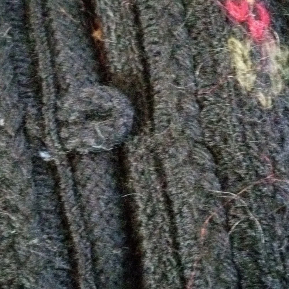 Vitabella Norway mohair Christmas cactus sweater **missing buttons** - Picture 4 of 8